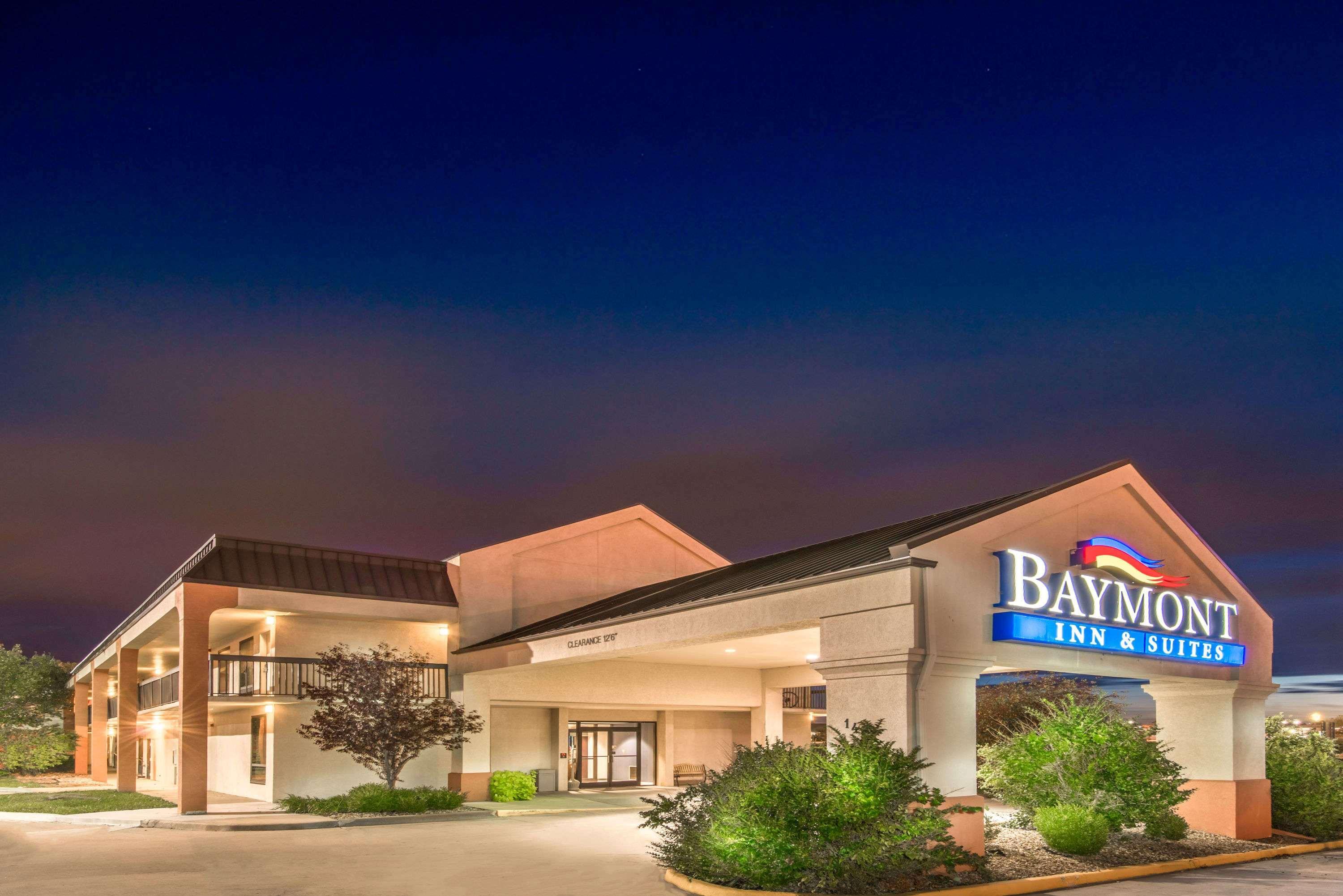 Baymont By Wyndham Topeka Kültér fotó
